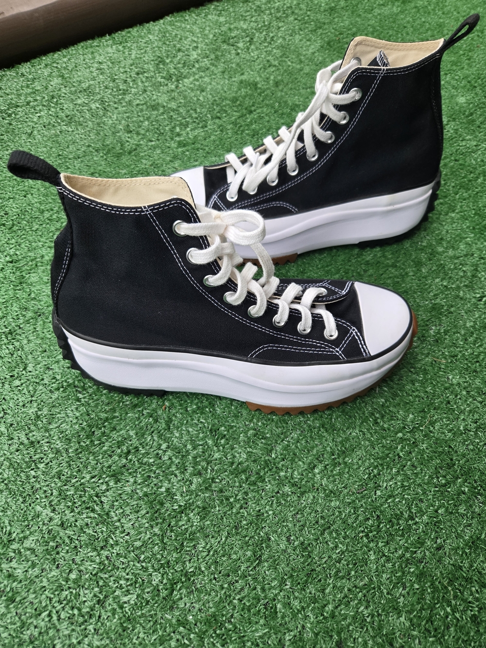 Converse Run Star Hike sneaker Chuck Taylor Size 8 Mens-9 1/2 Womens